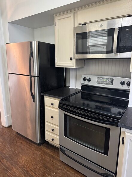 Building Photo - 509 Thorn Pl