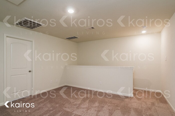 Building Photo - 5602 Sapphire Lagoon Rd
