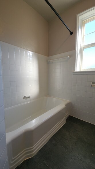 Building Photo - 813 Westwood Dr