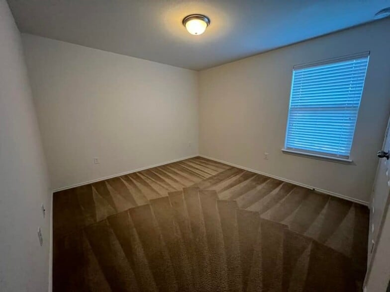 Building Photo - 7609 Ballydawn Dr