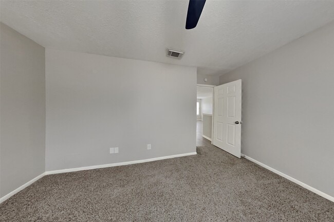 Building Photo - 16319 Cypress Trace Dr