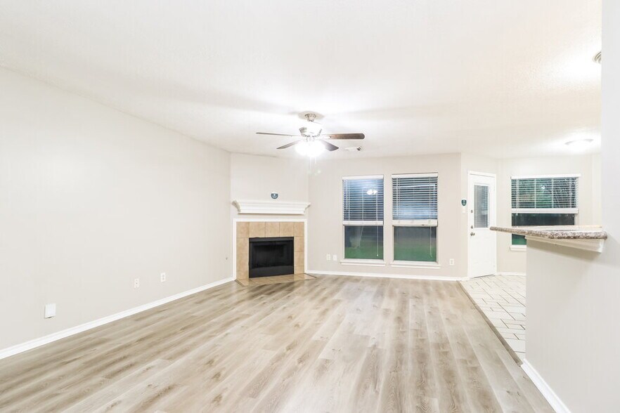 Building Photo - 1723 Milholland Dr