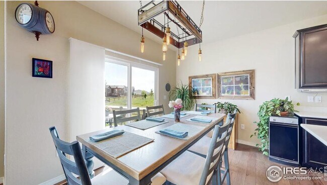 Building Photo - 532 Mount Rainier St