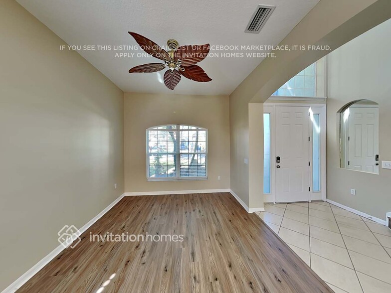 Building Photo - 6219 Macaw Glen