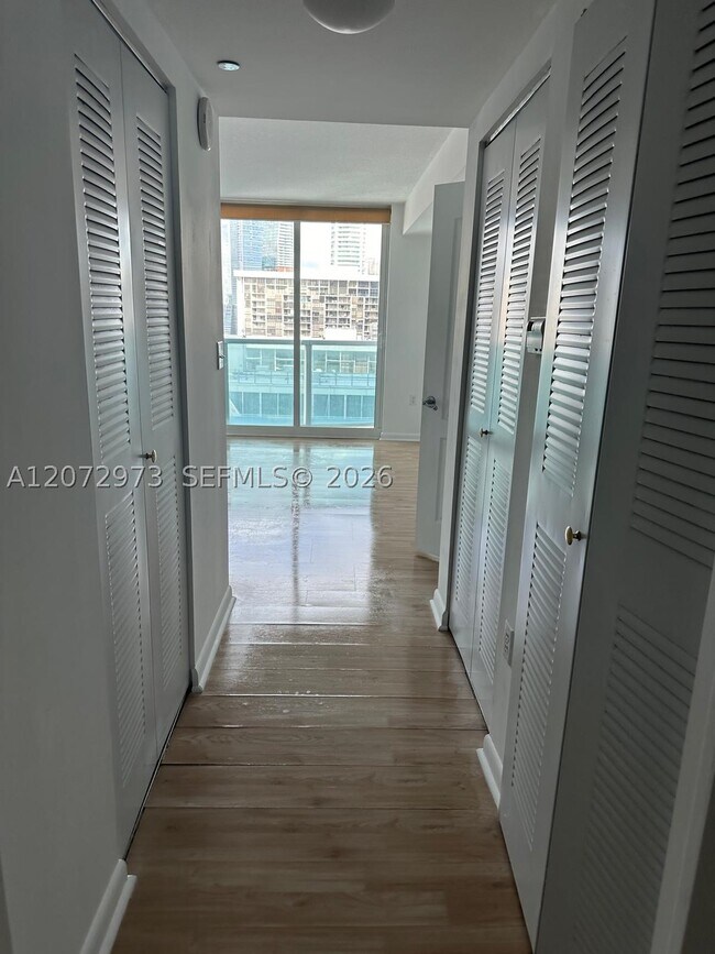 Building Photo - 2101 Brickell Ave