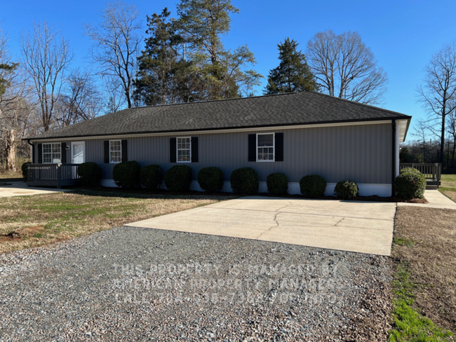 Primary Photo - 299 Rustic Rd