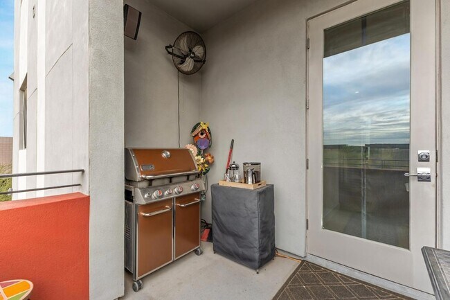 Building Photo - 16510 N 92nd St