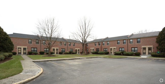 Building Photo - Grandview Commons Apartments