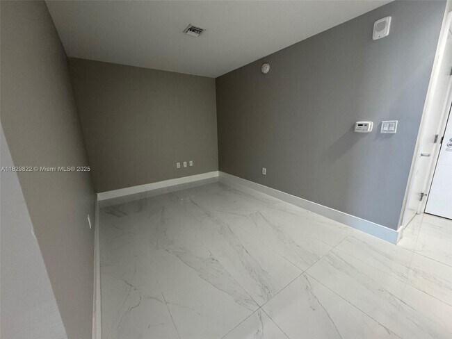 Building Photo - 16385 Biscayne Blvd
