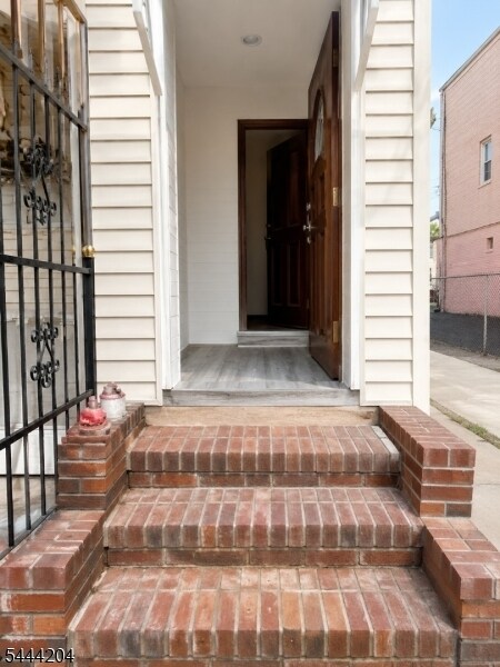 Building Photo - 138 E Jersey St