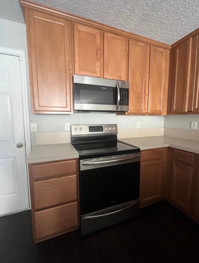 Building Photo - 1500 Calming Water Dr