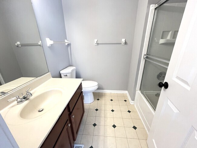 Building Photo - 4624 Courtney Dr