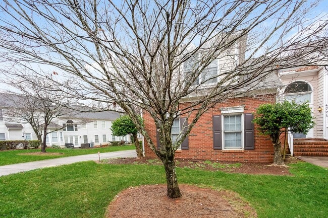 Building Photo - Charlotte -  3 bedroom 2.5 bath Townhome - Davis Lake Community