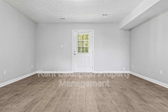 Building Photo - 1649 Foxhaven Dr