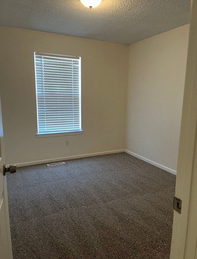 Building Photo - 1704 NE Balboa St