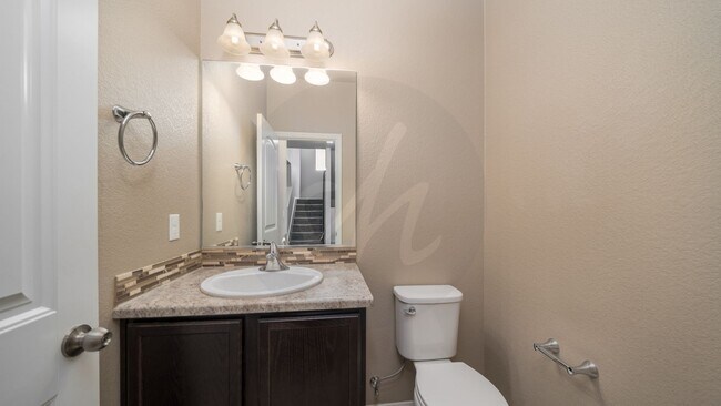 Building Photo - Stunning 5 bedroom home in Banning Lewis R...