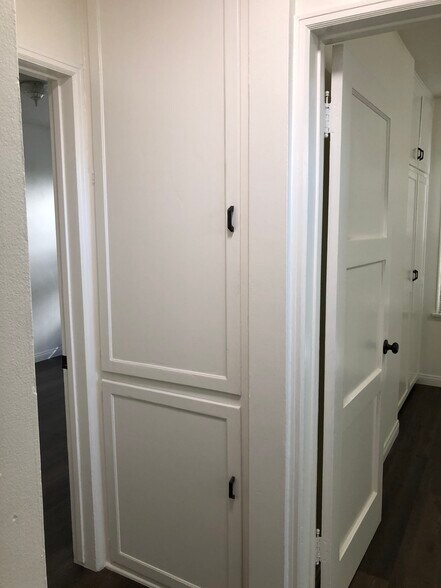 Linen Closet - 12544 Venice Blvd