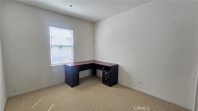 Building Photo - 32 Vermillion