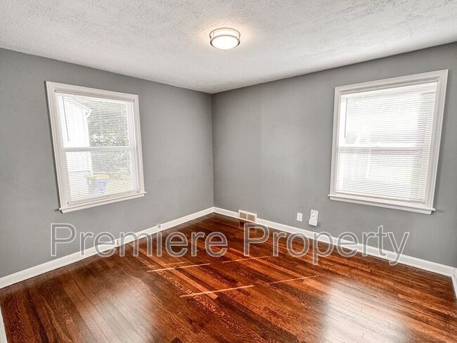 Building Photo - 7615 Wyandotte St