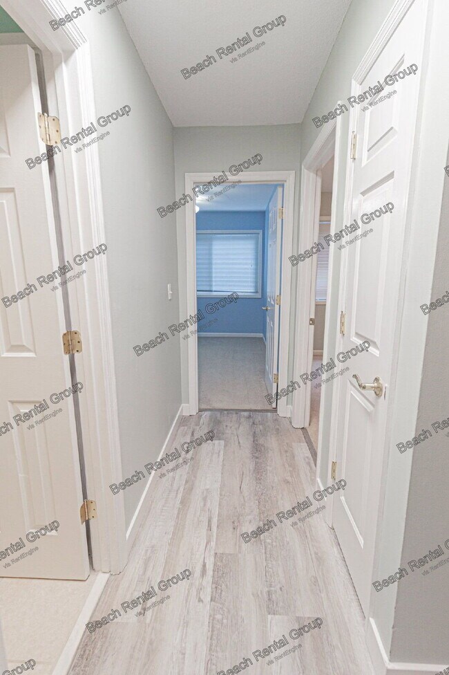 Building Photo - 33 Shadow Moss Pl