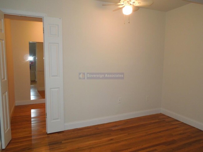 Building Photo - 525 W 49th St