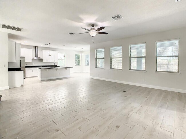 Building Photo - 8917 Blue Mesa Dr