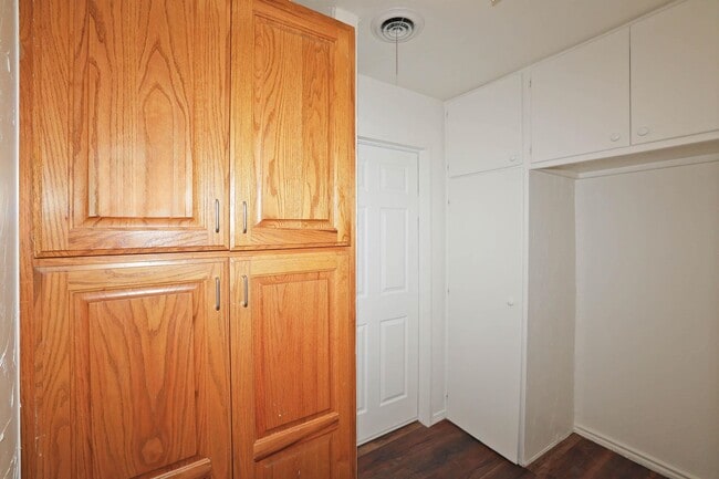Building Photo - Beautiful 4 bedroom rental in Puckett West!