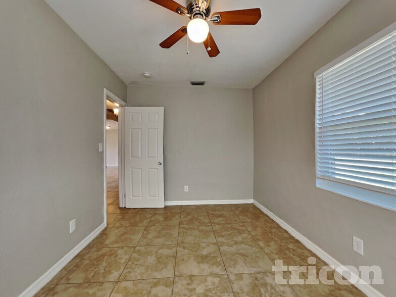 Building Photo - 1253 Jasmine Way