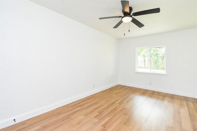 Building Photo - 5019 Stillbrooke Dr