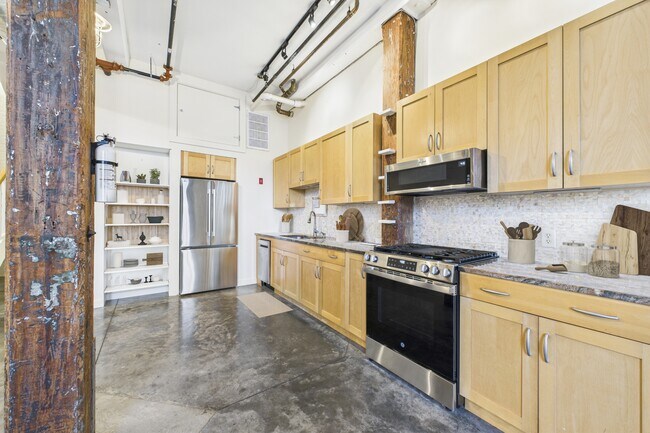 Building Photo - 28 Bayley St