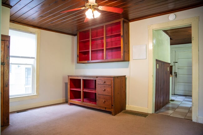 Building Photo - 19 Smith St