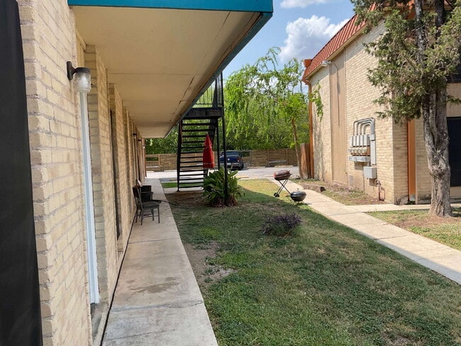 Building Photo - 6929 Timbercreek Dr