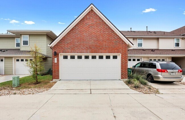 Building Photo - 2222 Simond Ave