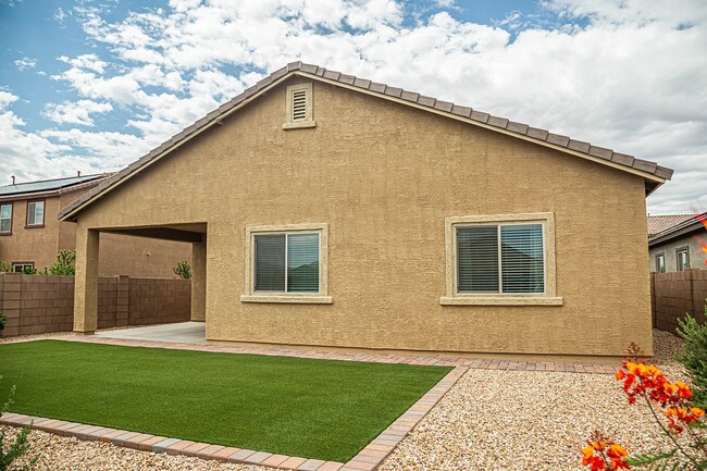 Building Photo - 12640 N Wildrose Dr