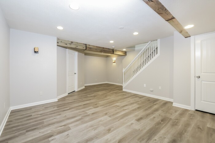Building Photo - 13939 Harrison Dr