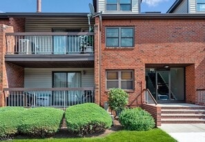 Building Photo - 92 Beverly Hl Ter