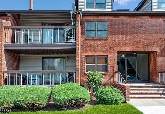 Building Photo - 92 Beverly Hl Ter