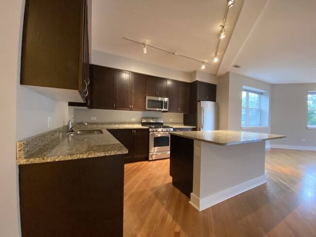 Oversized Kitchen Island - Bucktown Station