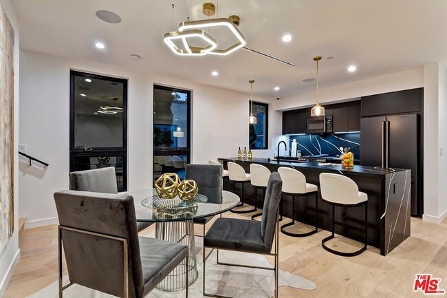 Building Photo - 7273 W Hazel Ct