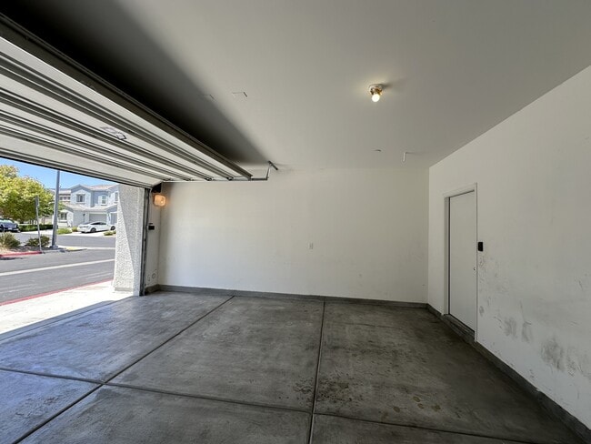 Building Photo - 4566 Mansart Ct