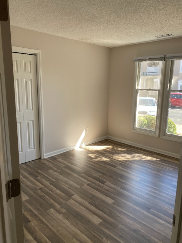 Building Photo - 9215 Ravenwing Dr