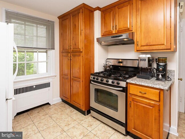 Building Photo - 515 Manor Rd