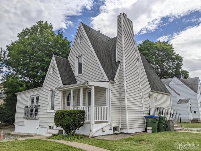 Building Photo - 120 Plainfield Ave