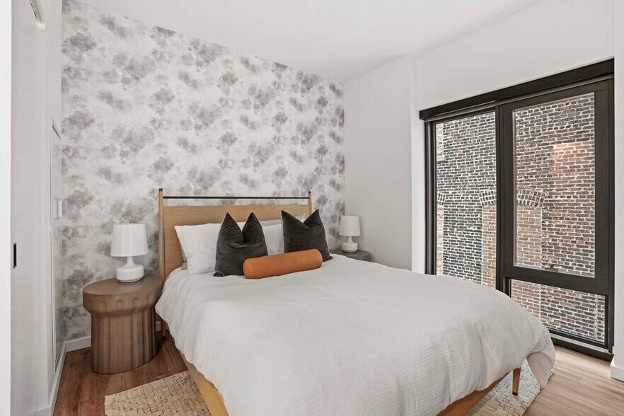 Building Photo - 196 N Aberdeen St