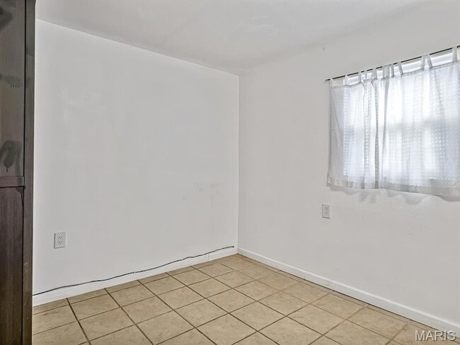 Building Photo - 217 Jubaka Dr