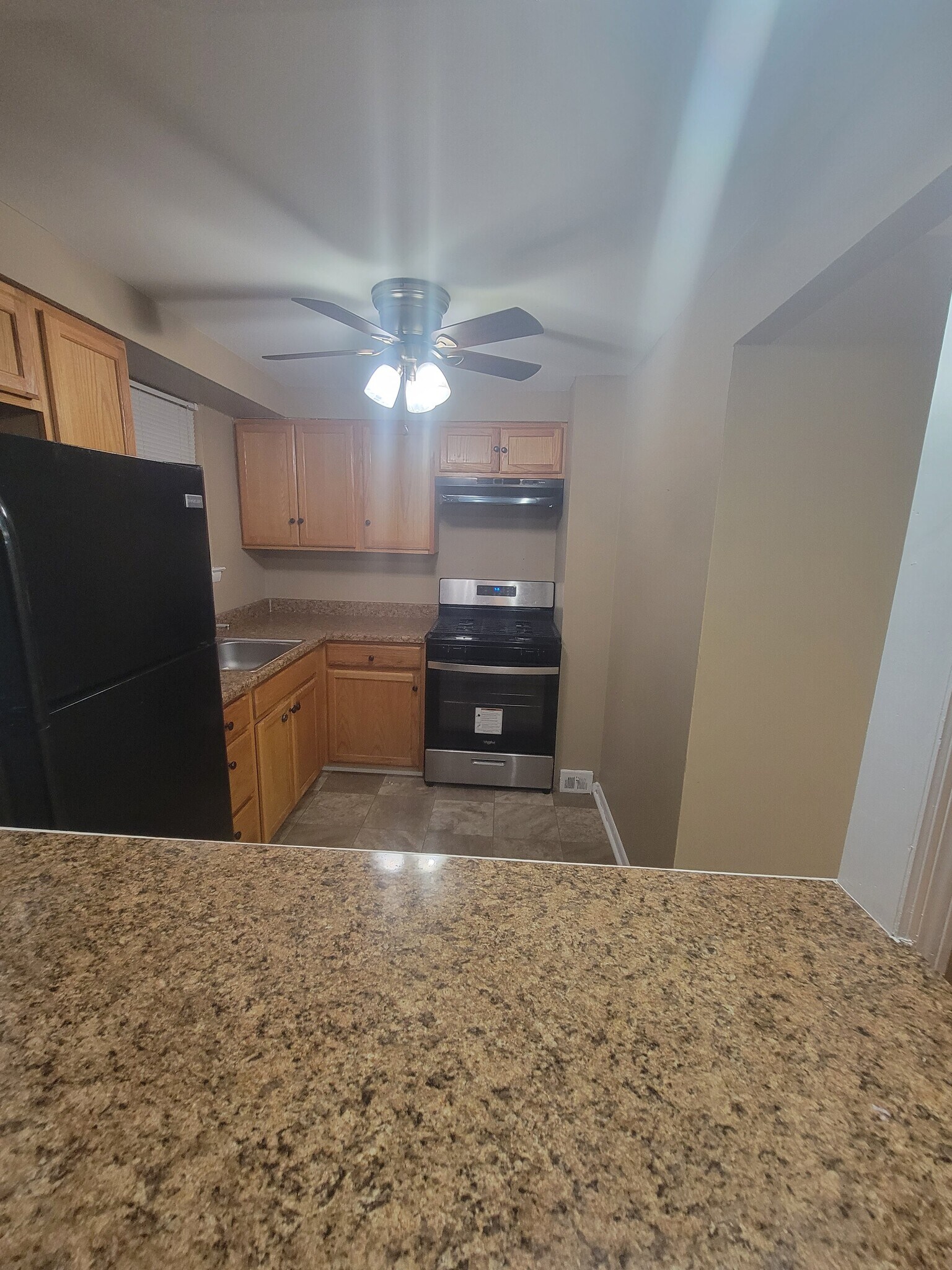 Building Photo - 9448 Lansford St