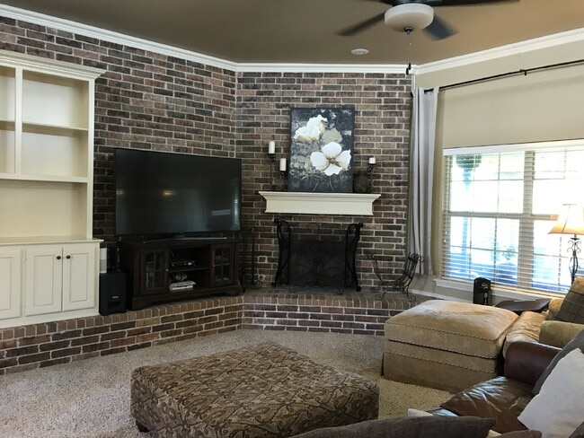 Building Photo - Beautiful Home in Cooper School District