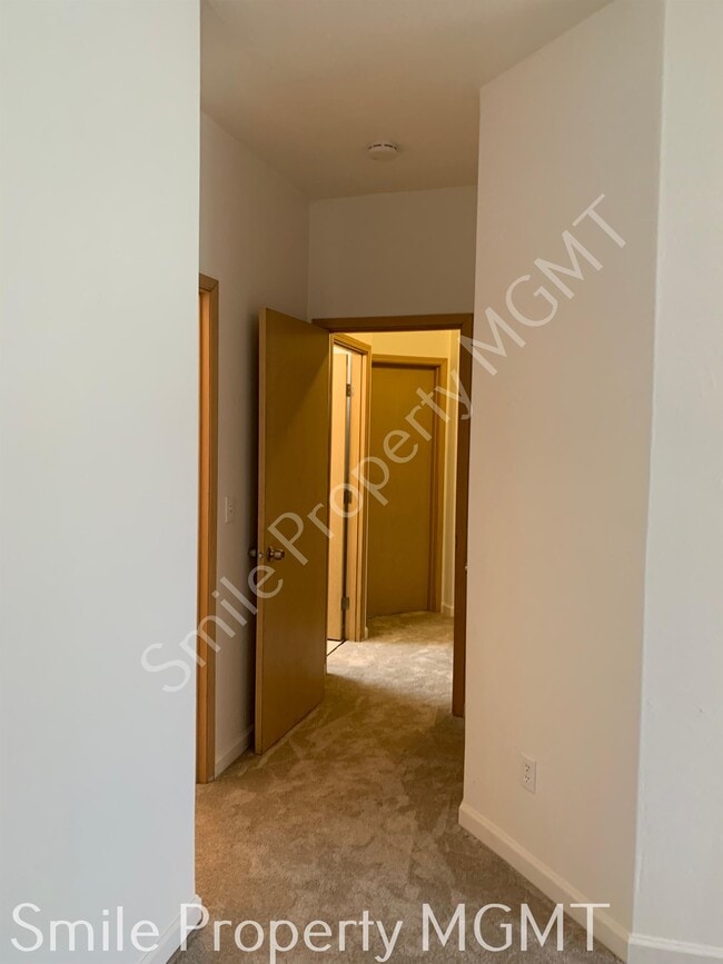 Building Photo - 13642 SE Foster Pl