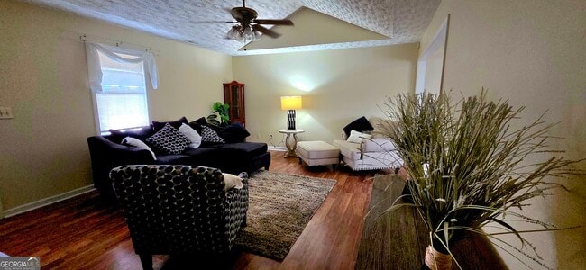 Building Photo - 480 Laney Rd