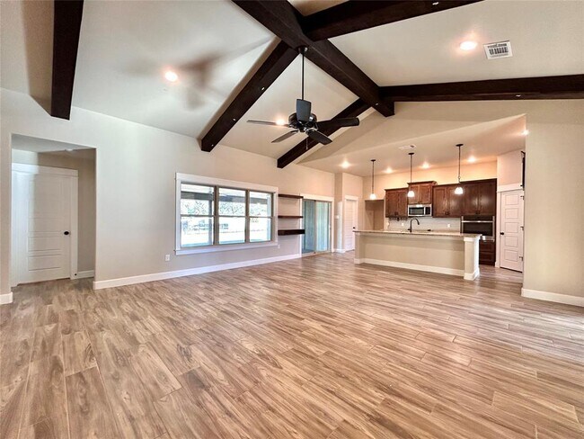 Building Photo - 112 Savage Cir